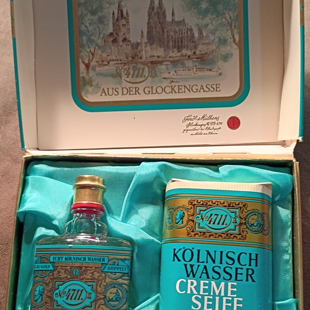 Eau de Cologne and Cream Soap Set - Blue and Gold